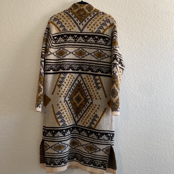 Forever 21 Western/Tribal Print Long Open Cardigan Size Medium - Picture 2 of 8